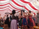 BadSCHUSSENRIED-Dirndl-Weltrekord-141004-04-10-2014-Bodenseecommunity-seechat_de-DSCF4731.JPG