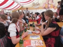 BadSCHUSSENRIED-Dirndl-Weltrekord-141004-04-10-2014-Bodenseecommunity-seechat_de-DSCF4741.JPG