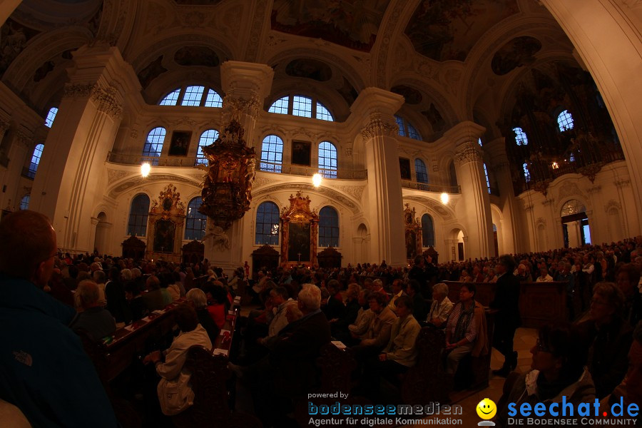 Festgottesdienst in der Basilika mit einer Lichterprozession: Weingarten, 2