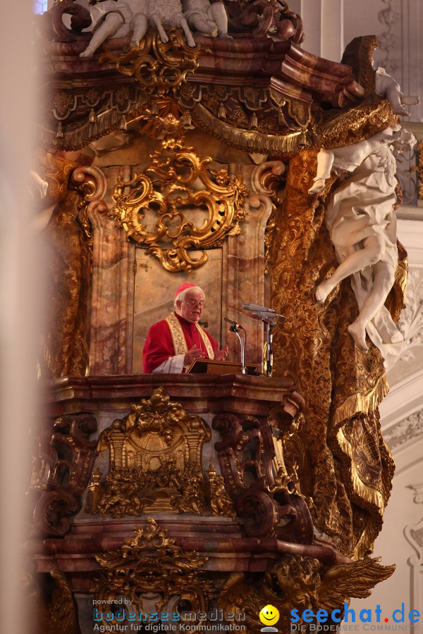 Festgottesdienst in der Basilika mit einer Lichterprozession: Weingarten, 2