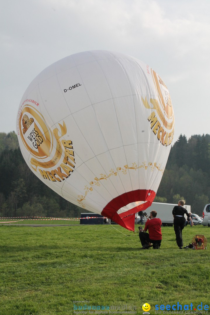 Eglofser Feuerzauber mit Ballongluehen: Eglofs - Wangen im Allgaeu, 01.05.2