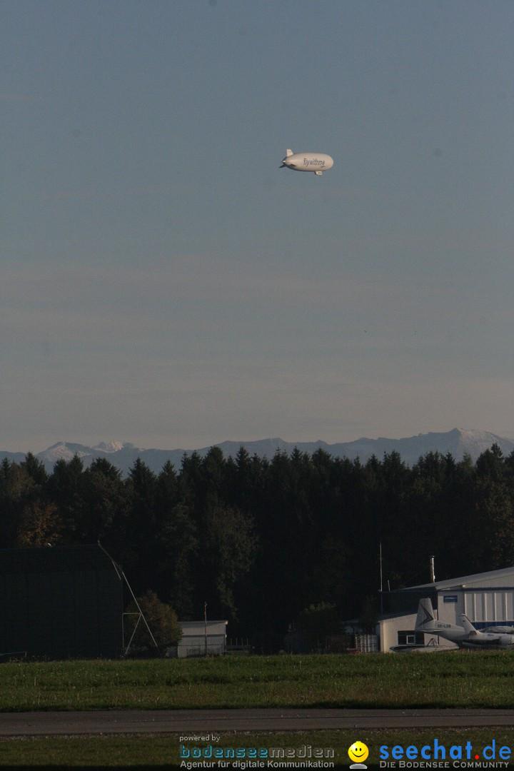 Zwei Zeppelin NT im Formations-Flug: Friedrichshafen am Bodensee, 19.10.201
