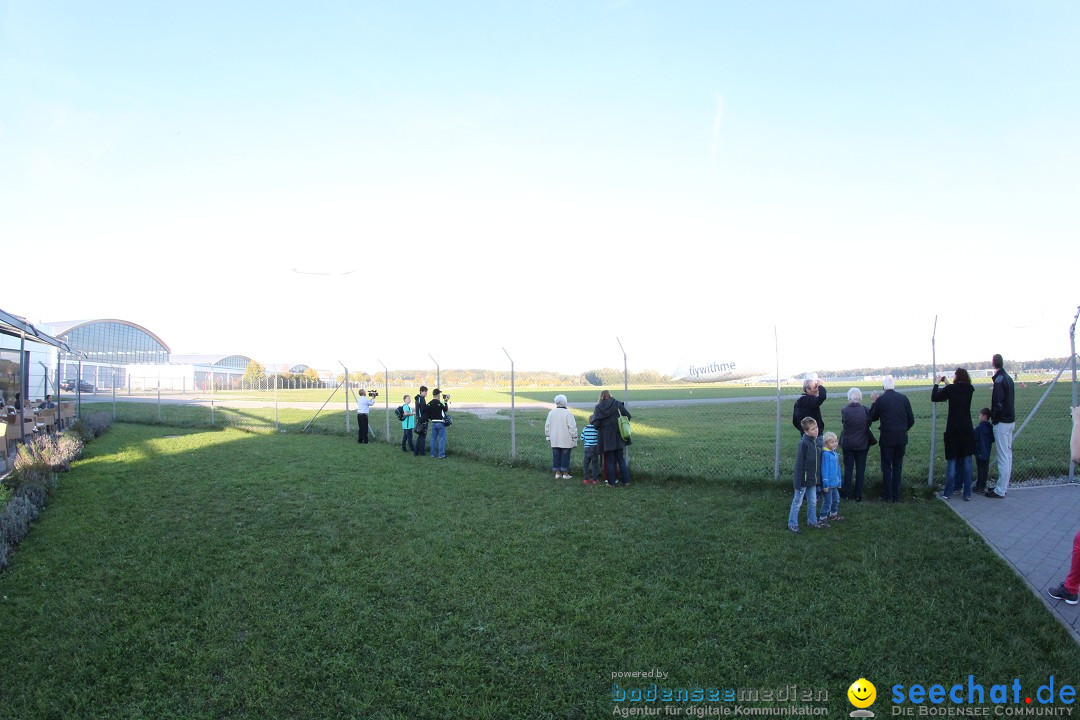 Zwei Zeppelin NT im Formations-Flug: Friedrichshafen am Bodensee, 19.10.201