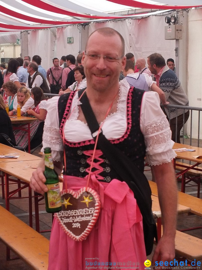 Dirndl-Weltrekord: Bad-Schussenried am Bodensee, 04.10.2014
