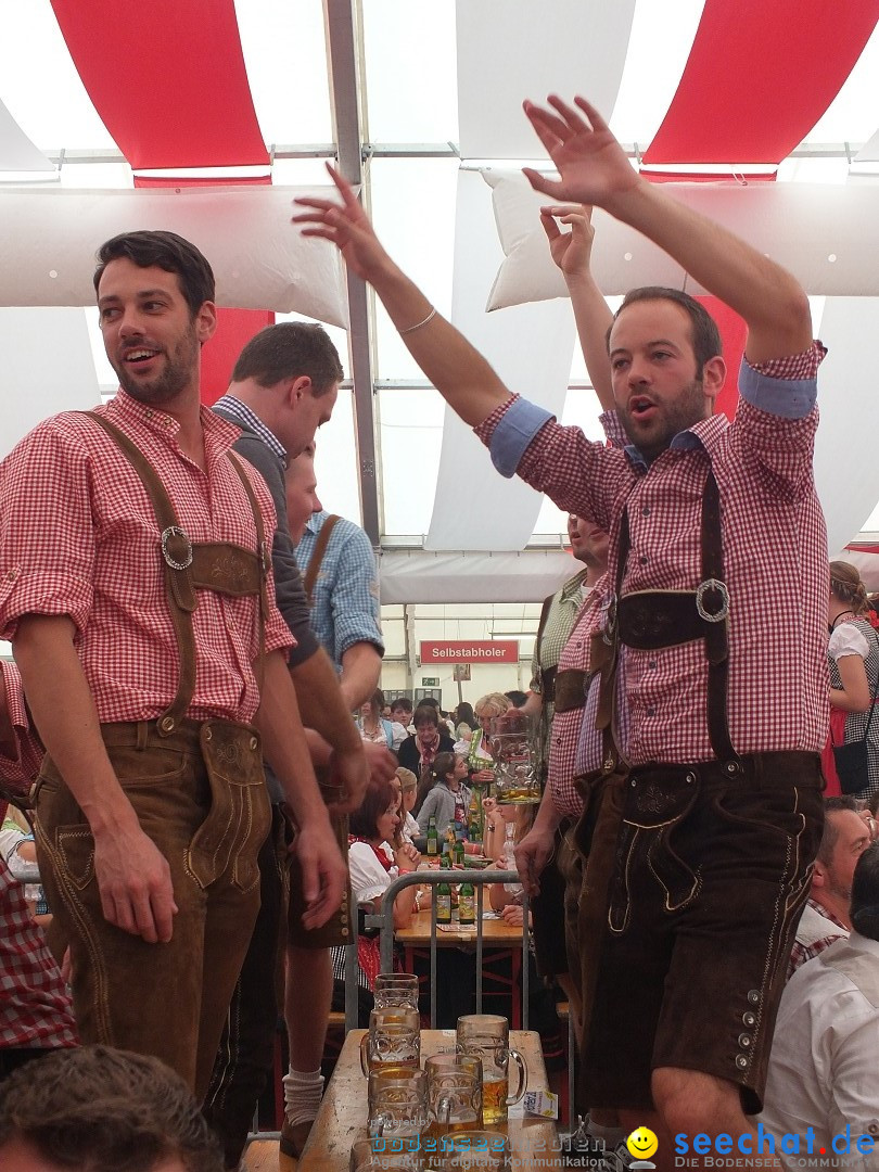 Dirndl-Weltrekord: Bad-Schussenried am Bodensee, 04.10.2014