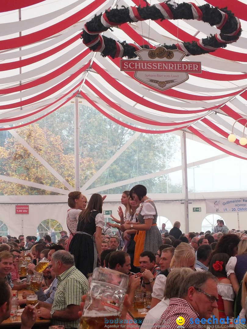Dirndl-Weltrekord: Bad-Schussenried am Bodensee, 04.10.2014