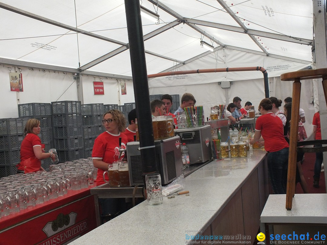 Dirndl-Weltrekord: Bad-Schussenried am Bodensee, 04.10.2014