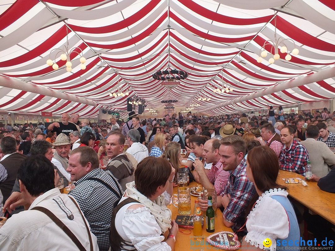 Dirndl-Weltrekord: Bad-Schussenried am Bodensee, 04.10.2014