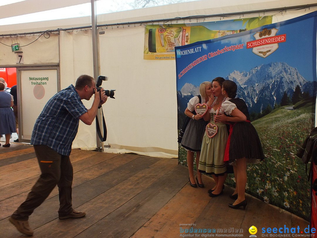 Dirndl-Weltrekord: Bad-Schussenried am Bodensee, 04.10.2014