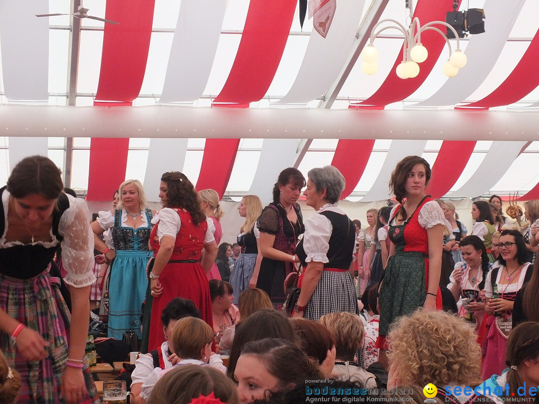 Dirndl-Weltrekord: Bad-Schussenried am Bodensee, 04.10.2014