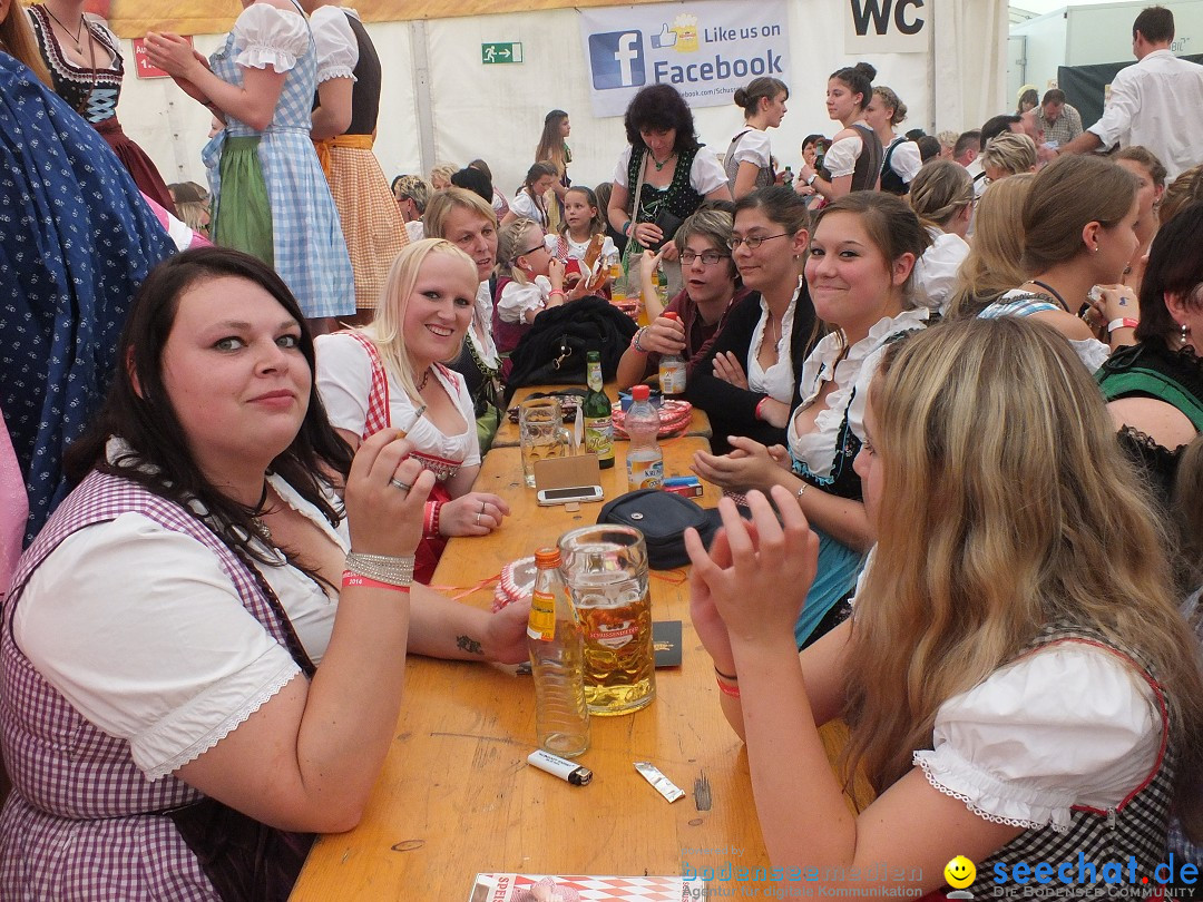 Dirndl-Weltrekord: Bad-Schussenried am Bodensee, 04.10.2014