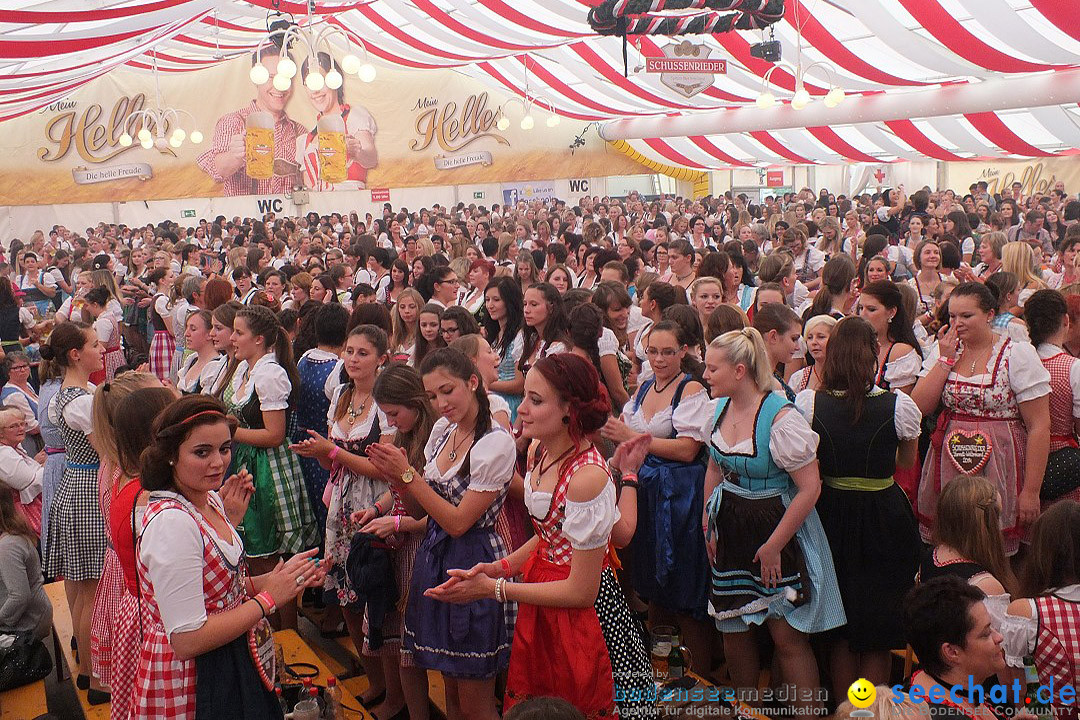 Dirndl-Weltrekord: Bad-Schussenried am Bodensee, 04.10.2014