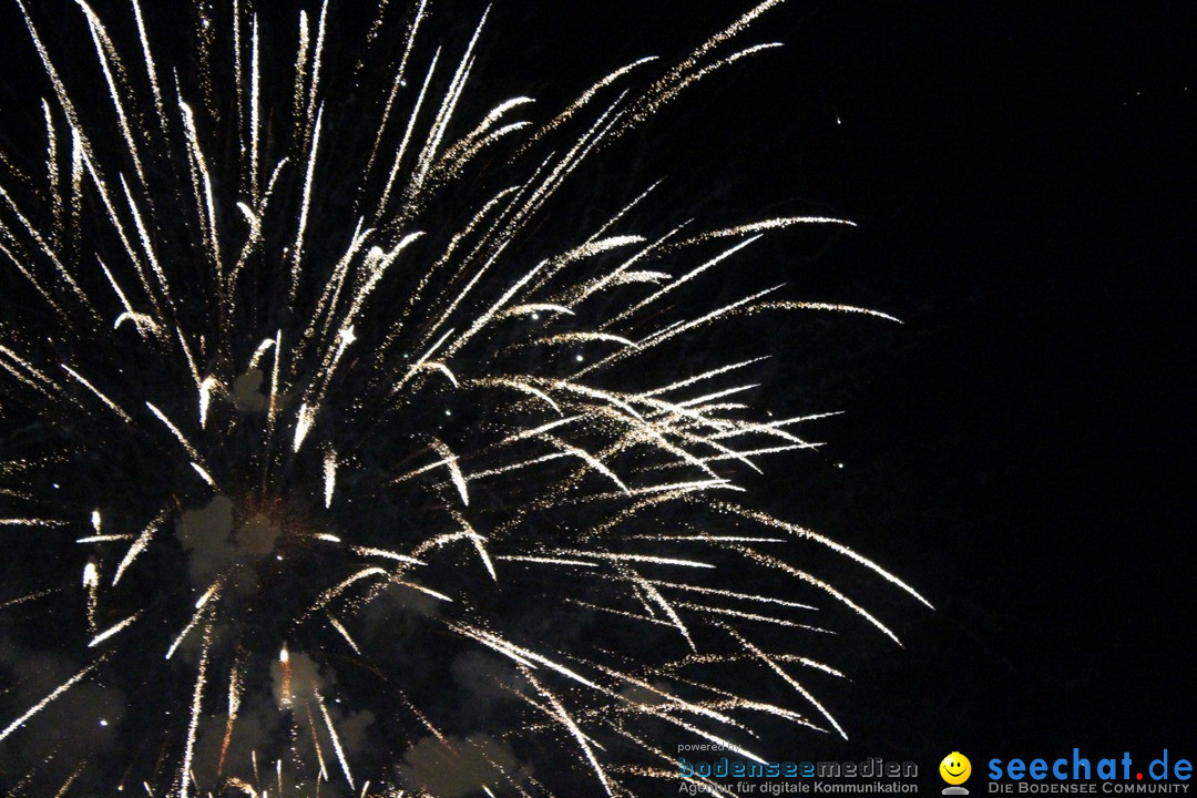 Feuerwerk am Himmel in Neuhausen am Rheinfall, 31.07.2017