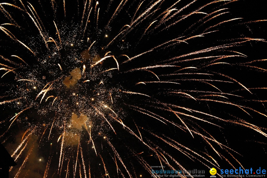 Feuerwerk am Himmel in Neuhausen am Rheinfall, 31.07.2017