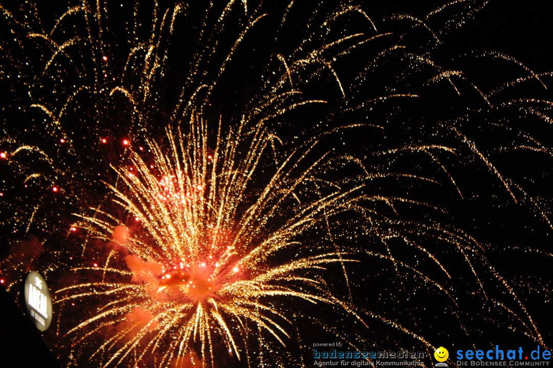 Feuerwerk am Himmel in Neuhausen am Rheinfall, 31.07.2017