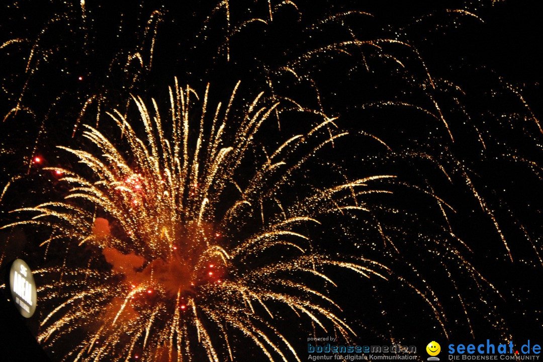 Feuerwerk am Himmel in Neuhausen am Rheinfall, 31.07.2017