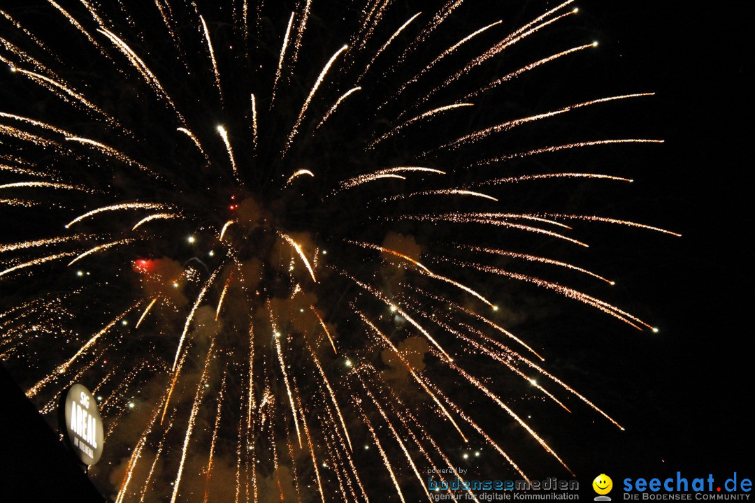 Feuerwerk am Himmel in Neuhausen am Rheinfall, 31.07.2017