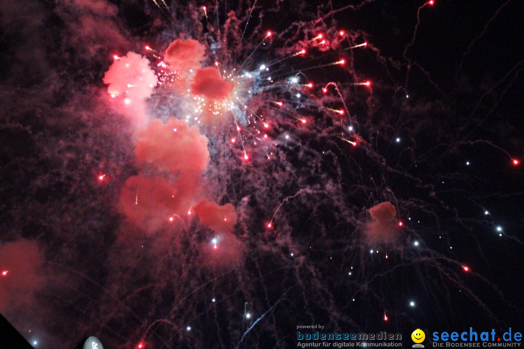 Feuerwerk am Himmel in Neuhausen am Rheinfall, 31.07.2017