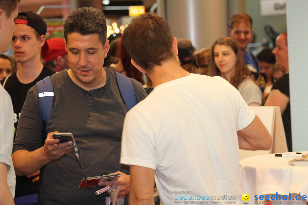 Bligg: Autogrammstunde im Glattzentrum: Wallisellen, 08.05.2018