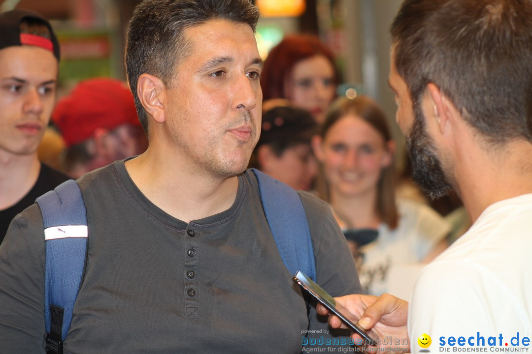 Bligg: Autogrammstunde im Glattzentrum: Wallisellen, 08.05.2018