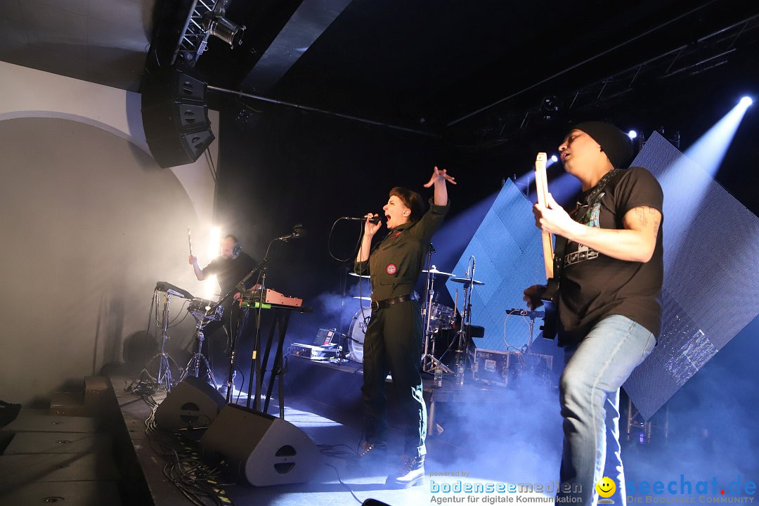 SOLARFAKE und Adam is a Girl - Caserne: Friedrichshafen am Bodensee, 31.01.