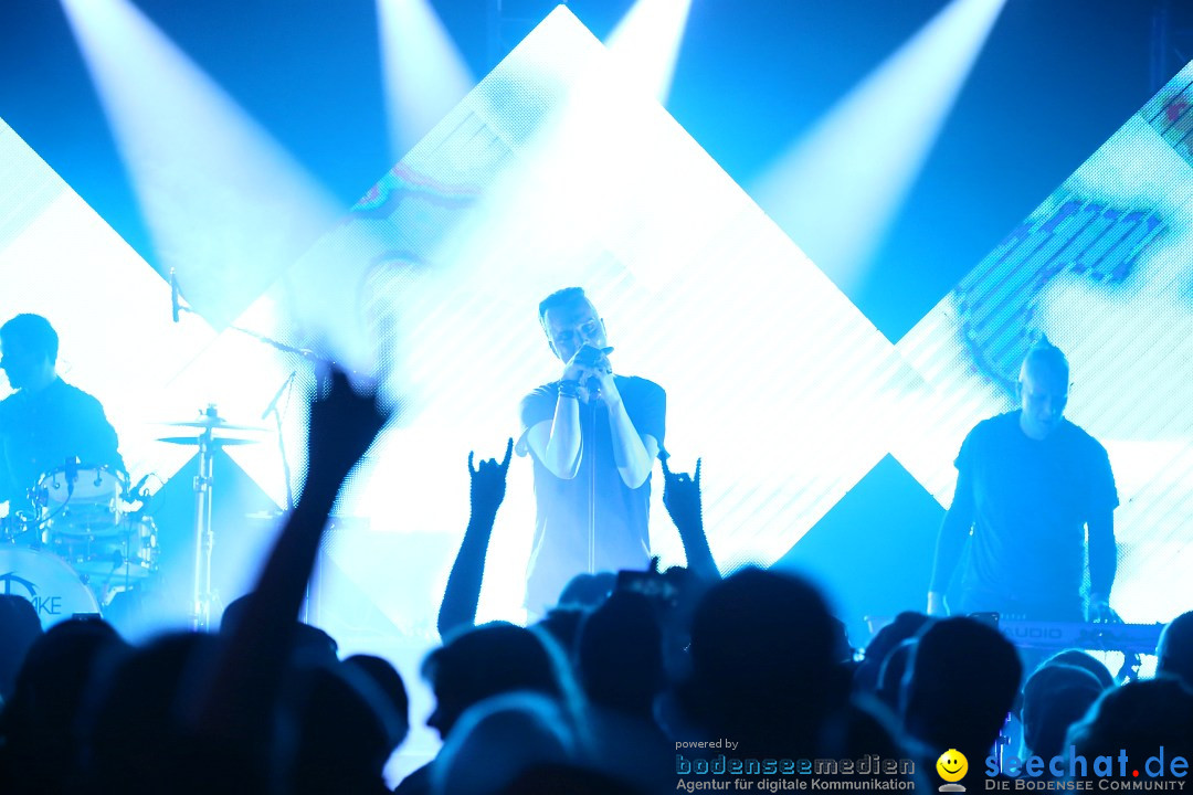 SOLARFAKE und Adam is a Girl - Caserne: Friedrichshafen am Bodensee, 31.01.