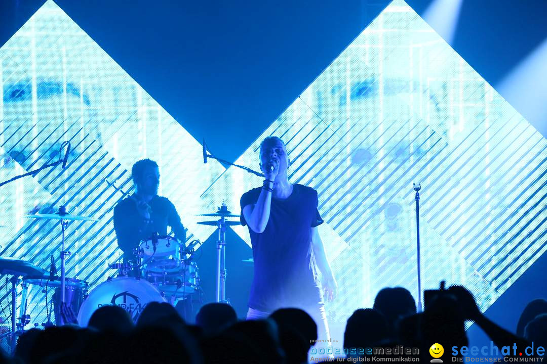 SOLARFAKE und Adam is a Girl - Caserne: Friedrichshafen am Bodensee, 31.01.