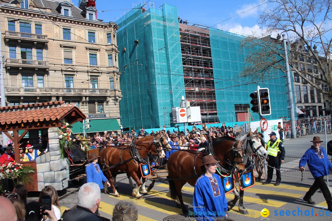 Sechselaeuten Umzug der Zuenfte: Zuerich, 17.04.2023