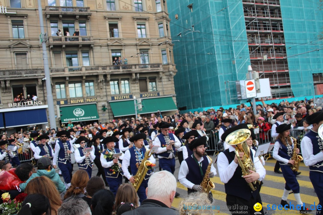 Sechselaeuten Umzug der Zuenfte: Zuerich, 17.04.2023