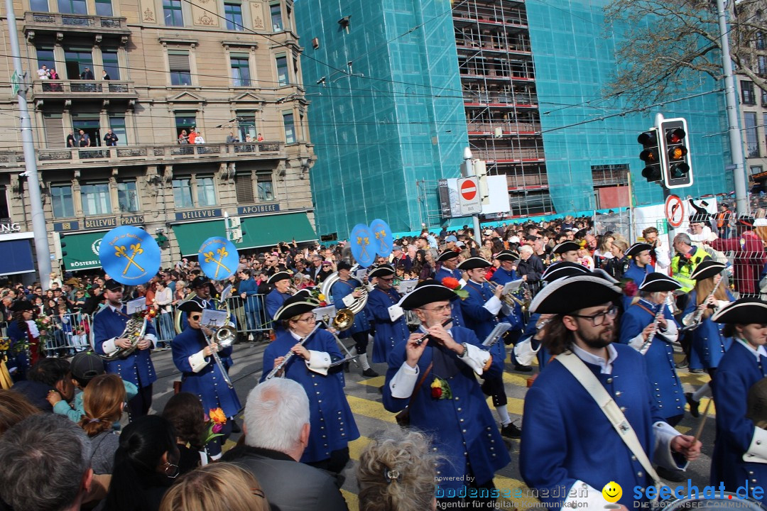 Sechselaeuten Umzug der Zuenfte: Zuerich, 17.04.2023
