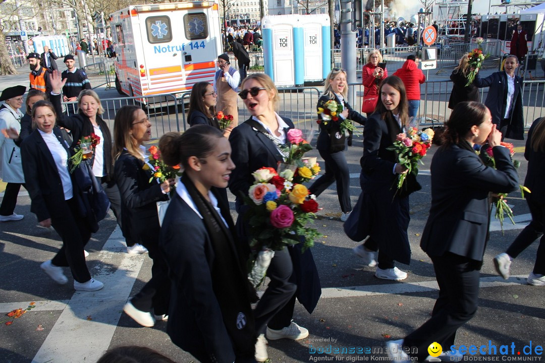Sechselaeuten Umzug der Zuenfte: Zuerich, 17.04.2023