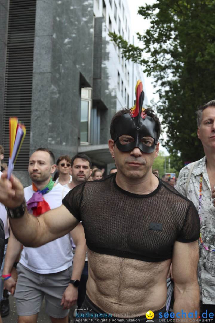 ZURICH PRIDE FESTIVAL: Zuerich - Schweiz, 15.06.2024