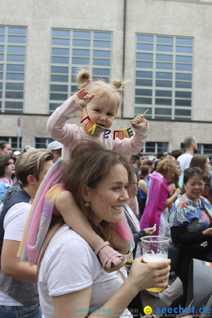 ZURICH PRIDE FESTIVAL: Zuerich - Schweiz, 15.06.2024