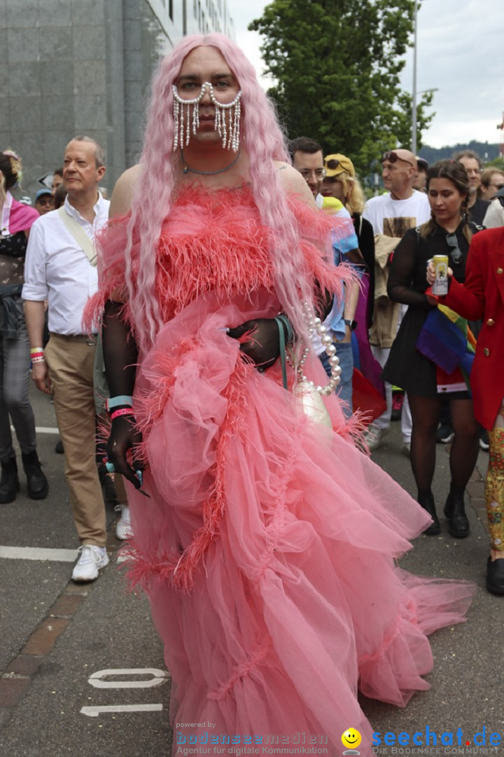 ZURICH PRIDE FESTIVAL: Zuerich - Schweiz, 15.06.2024