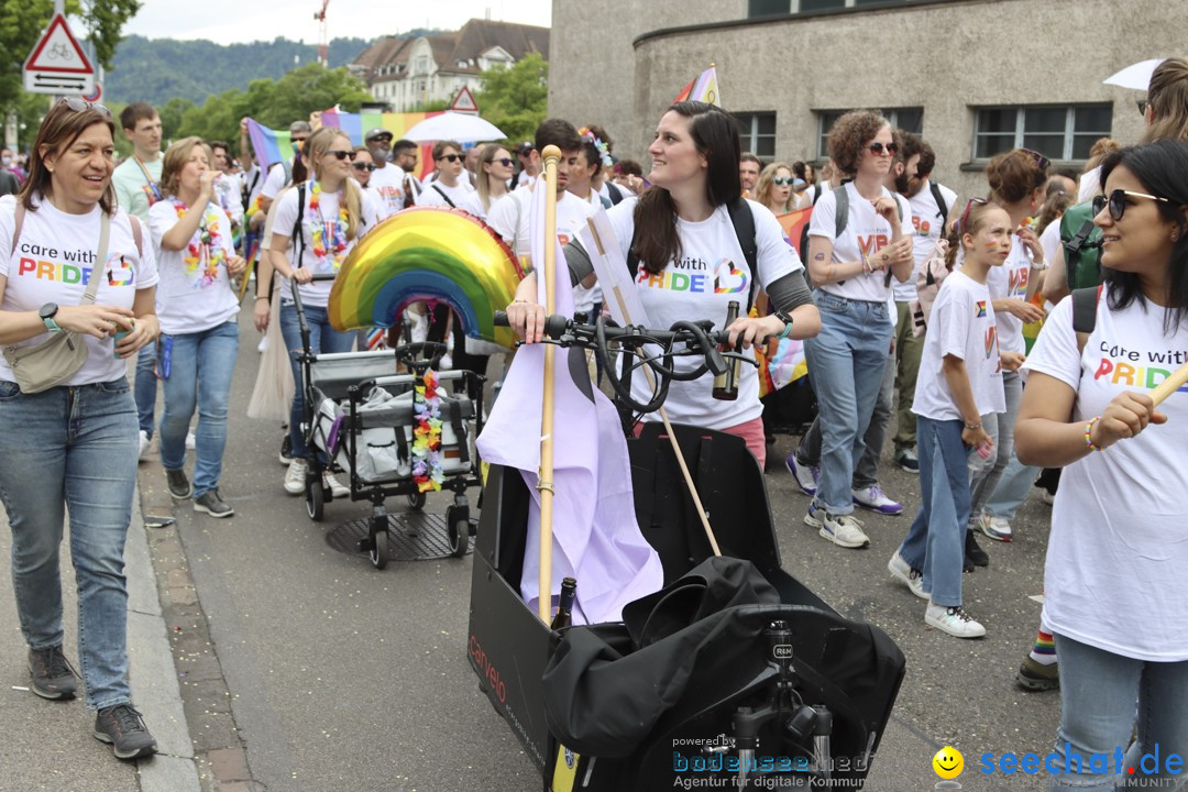 ZURICH PRIDE FESTIVAL: Zuerich - Schweiz, 15.06.2024