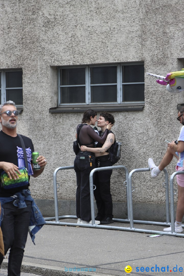 ZURICH PRIDE FESTIVAL: Zuerich - Schweiz, 15.06.2024