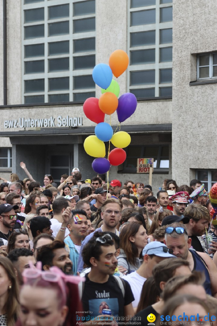 ZURICH PRIDE FESTIVAL: Zuerich - Schweiz, 15.06.2024