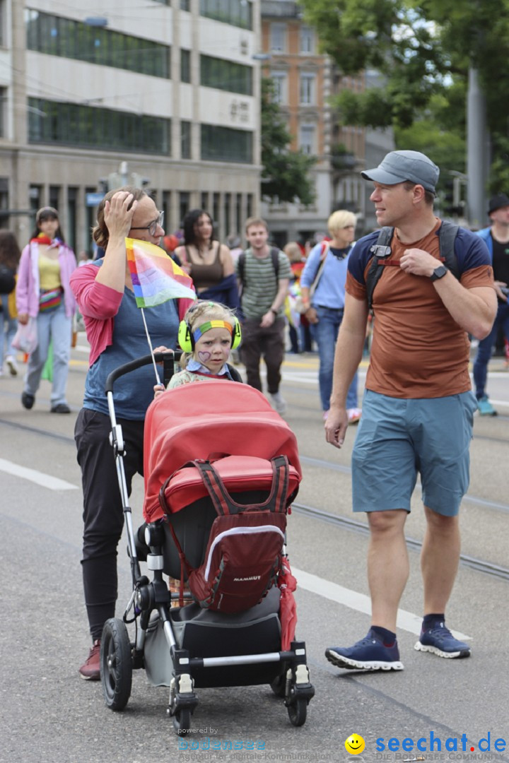 ZURICH PRIDE FESTIVAL: Zuerich - Schweiz, 15.06.2024