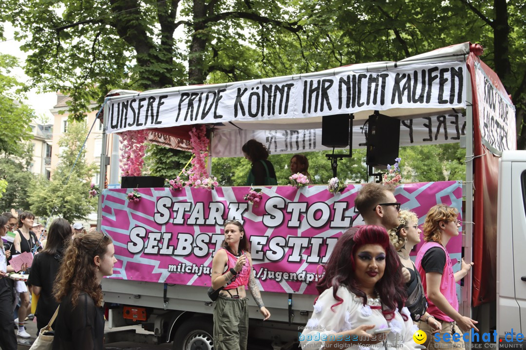 ZURICH PRIDE FESTIVAL: Zuerich - Schweiz, 15.06.2024