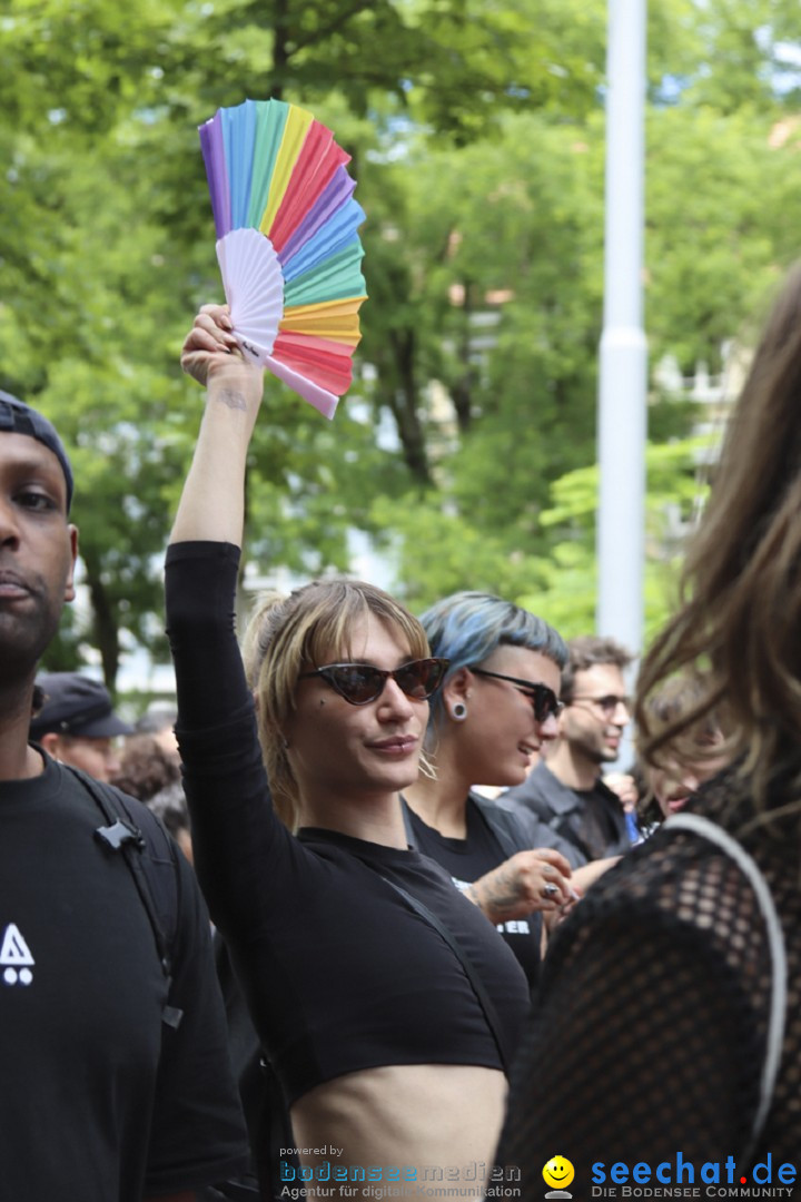 ZURICH PRIDE FESTIVAL: Zuerich - Schweiz, 15.06.2024