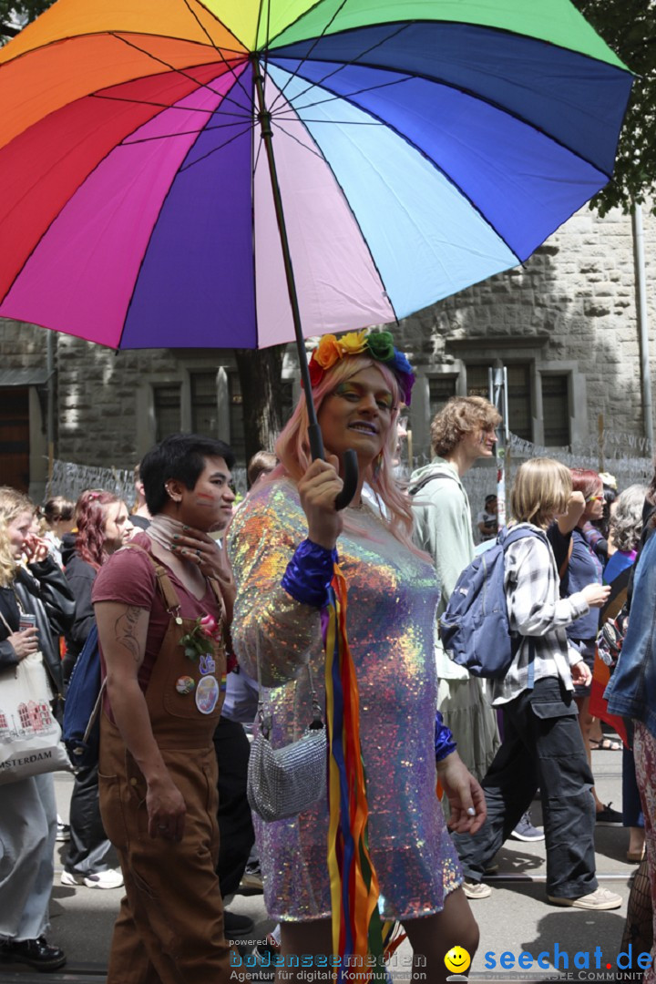 ZURICH PRIDE FESTIVAL: Zuerich - Schweiz, 15.06.2024