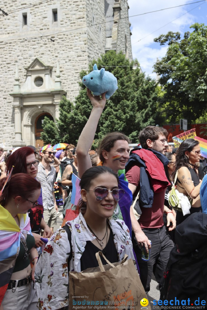 ZURICH PRIDE FESTIVAL: Zuerich - Schweiz, 15.06.2024