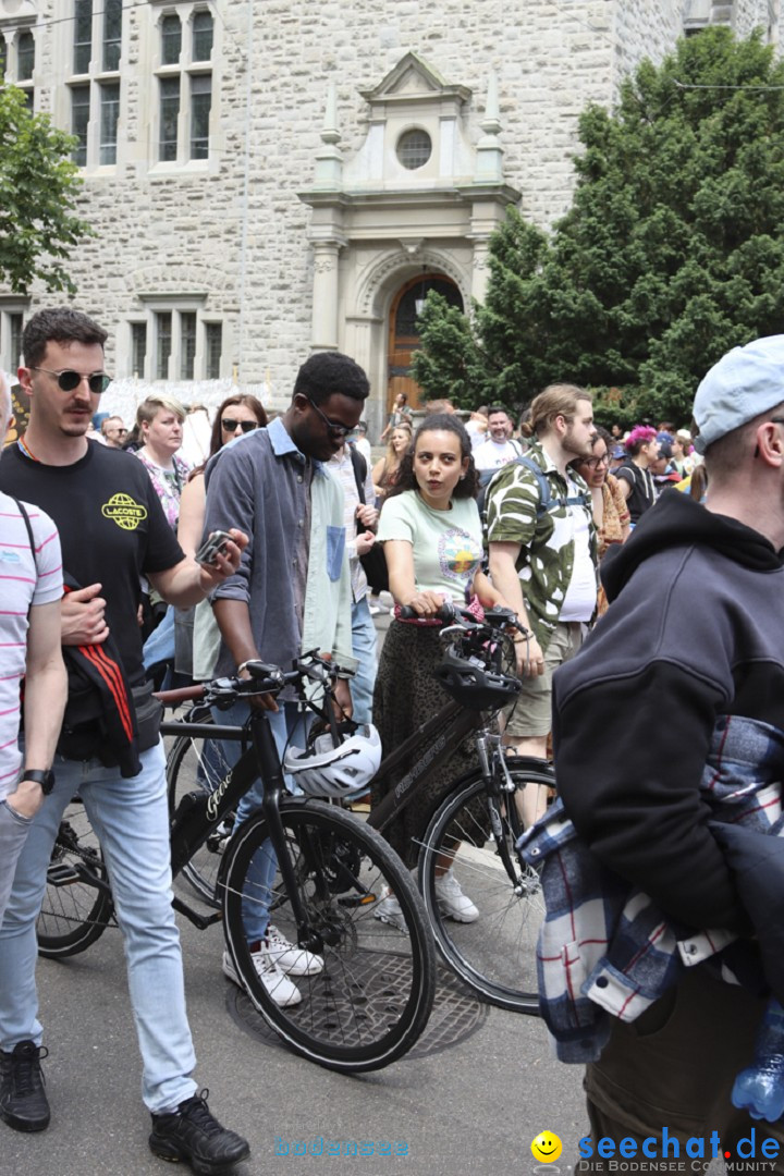 ZURICH PRIDE FESTIVAL: Zuerich - Schweiz, 15.06.2024