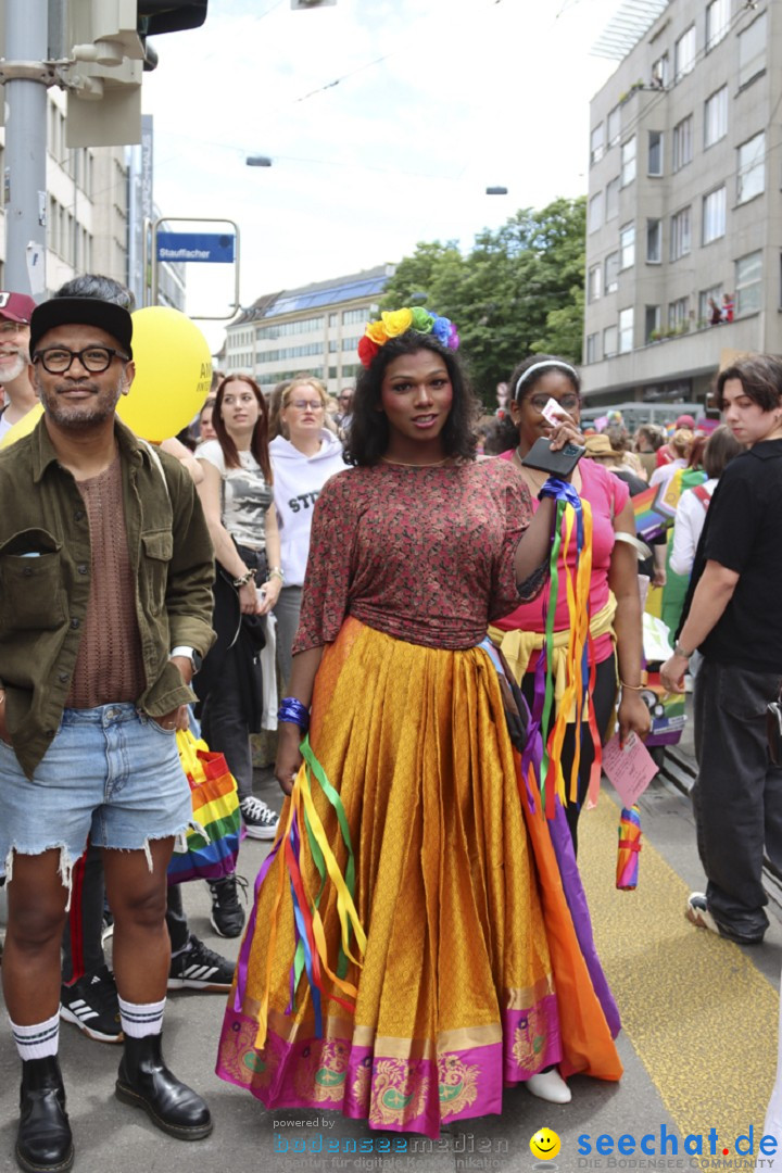 ZURICH PRIDE FESTIVAL: Zuerich - Schweiz, 15.06.2024