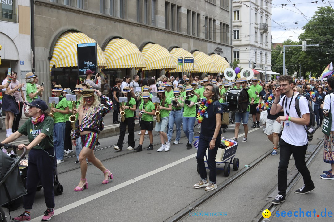ZURICH PRIDE FESTIVAL: Zuerich - Schweiz, 15.06.2024