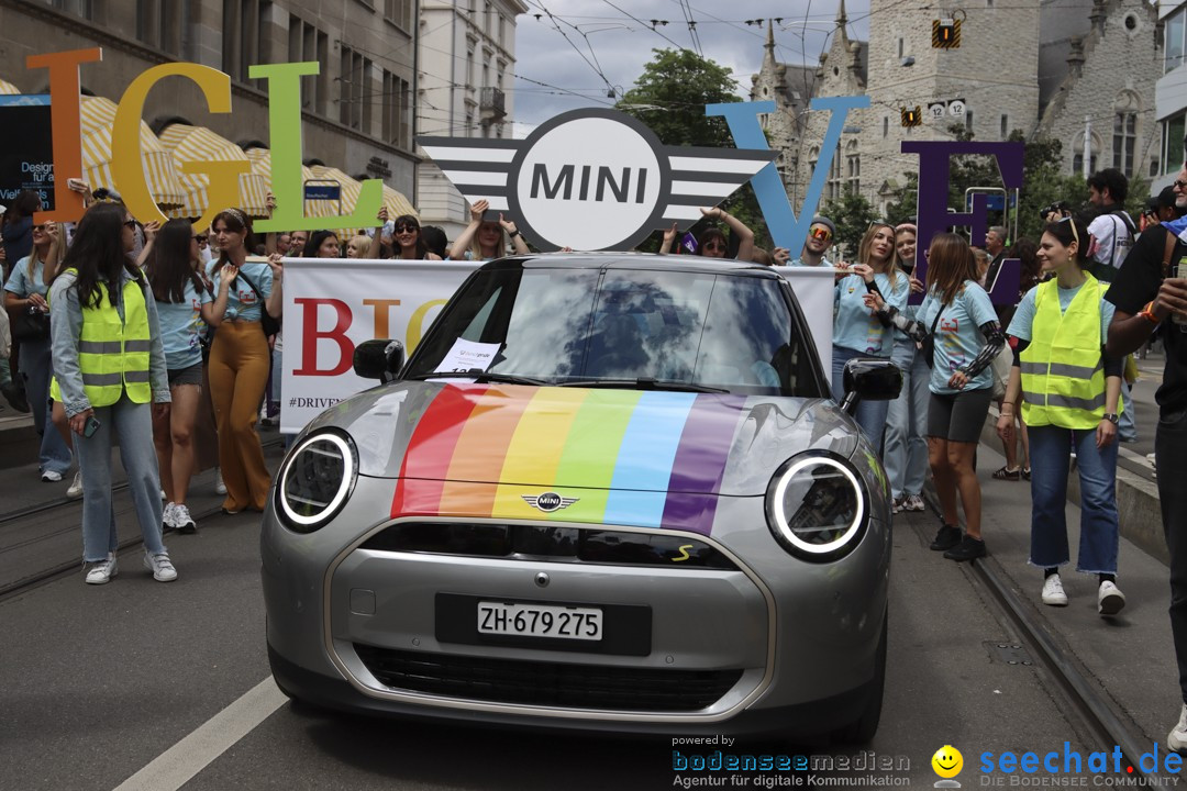 ZURICH PRIDE FESTIVAL: Zuerich - Schweiz, 15.06.2024