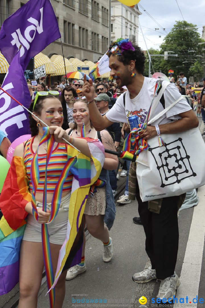 ZURICH PRIDE FESTIVAL: Zuerich - Schweiz, 15.06.2024