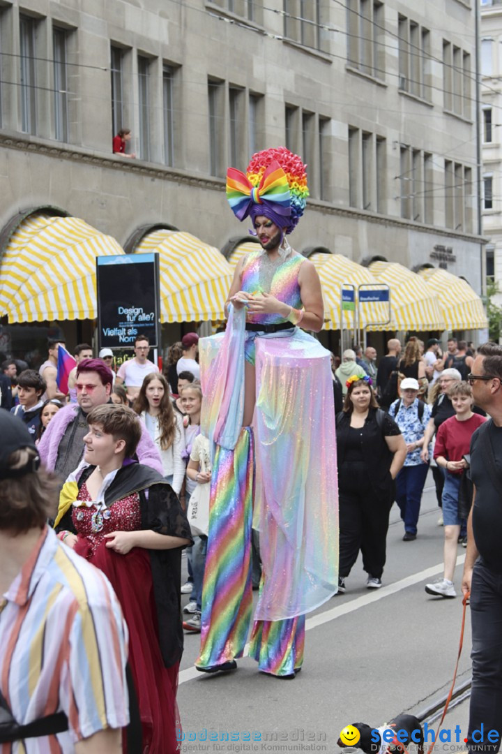 ZURICH PRIDE FESTIVAL: Zuerich - Schweiz, 15.06.2024