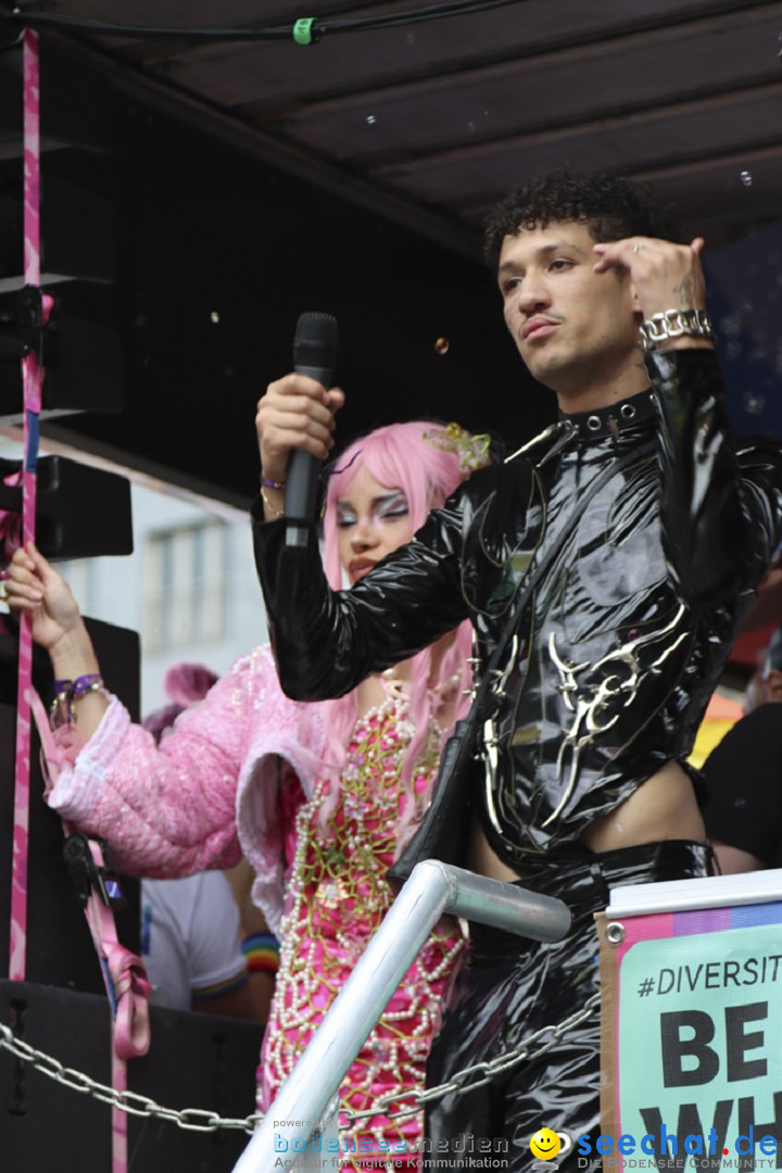 ZURICH PRIDE FESTIVAL: Zuerich - Schweiz, 15.06.2024