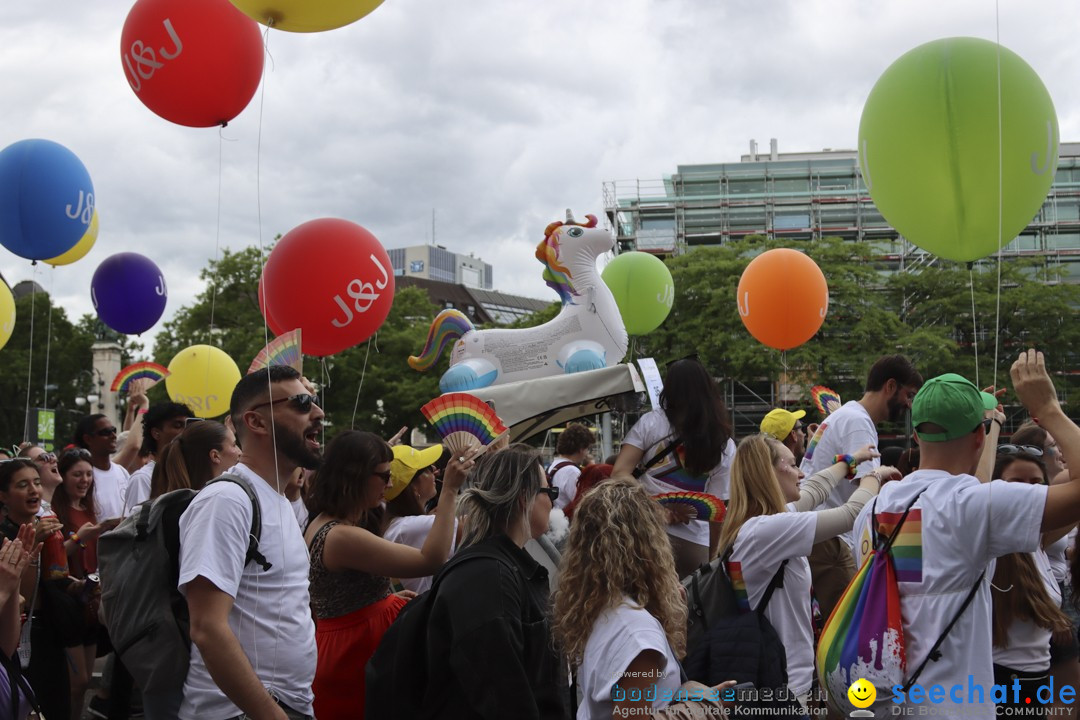 ZURICH PRIDE FESTIVAL: Zuerich - Schweiz, 15.06.2024